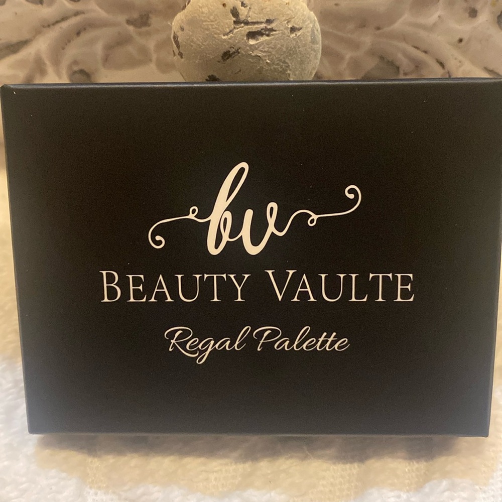BEAUTY VAULTE - Regal Palette - Eyeshadow